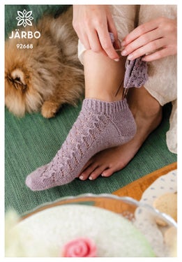 Kristyr - sokk med hullmønster