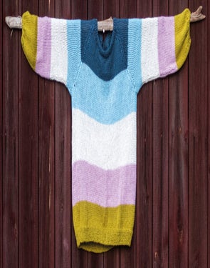Vårbris - stripet genser i dobbelt garn