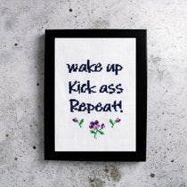 Wake up, kick ass - repeat - bilde